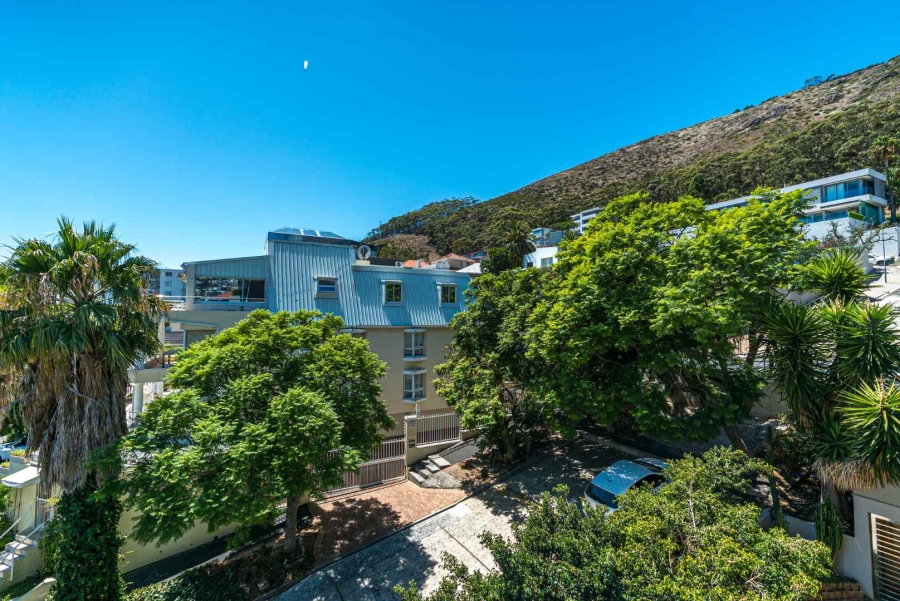 2 Bedroom Property for Sale in Sea Point Western Cape
